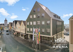 Investment. Zentral. Massiv.  Besonderes Wohn- und Geschäftshaus in Gundelfingen, Lift, 5 Garagen