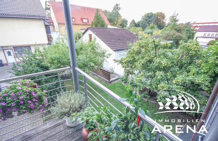 Balkon mit Gartenaussicht