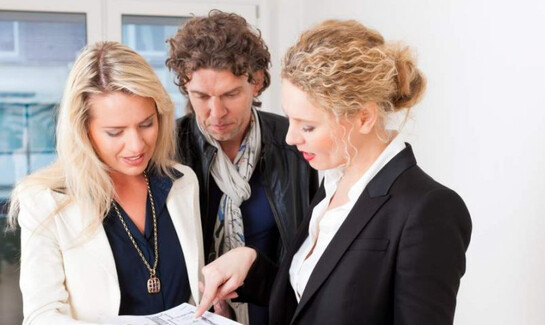 Welche Unterlagen sind beim Immobilienkauf zu prüfen?