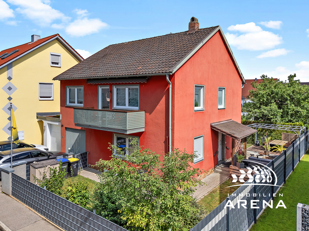 Ruhig. Hell. Grün. EFH in Königsbrunn mit Garage, Kunststofffenster, Pelletheizung, 2 Bäder.